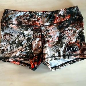 Fleo Grunge Flower 3.25”